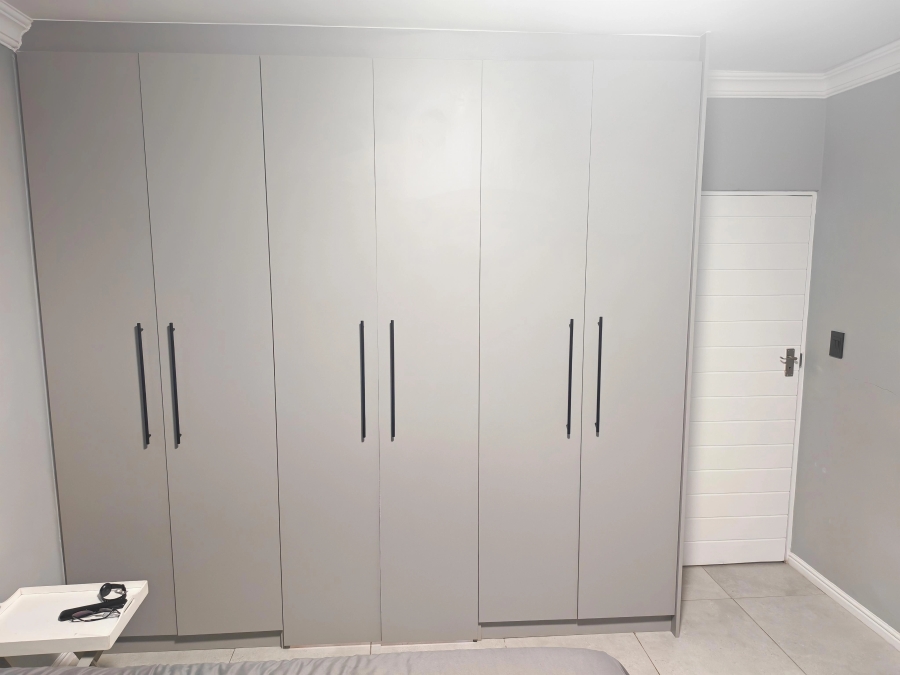 4 Bedroom Property for Sale in Gustrouw Western Cape